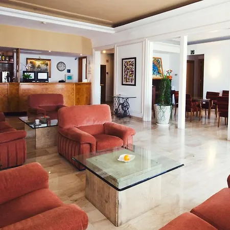 Miramar Hotel 3*