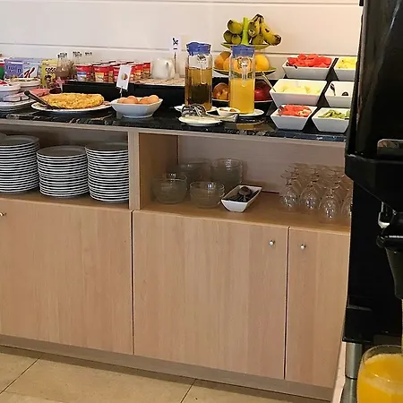 巴达洛纳米拉玛酒店
